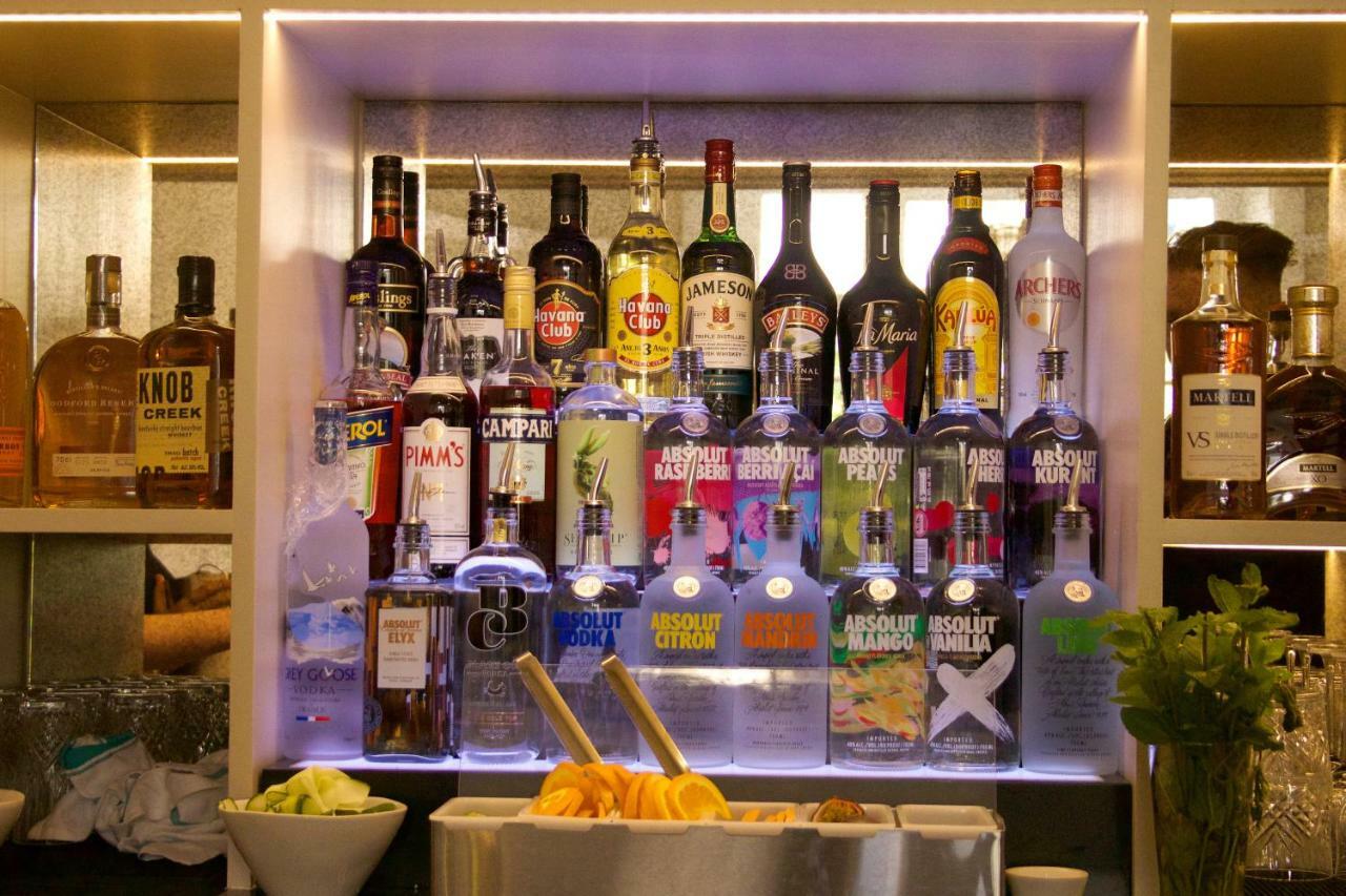 Отель The Kings Arms Кингстон на Темзе Экстерьер фото